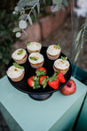    praesentationssaeule-mint-quadratisch-candybar-dessert-staender-event-hochzeit-mieten-verleih-set-globaldesire-frankfurt