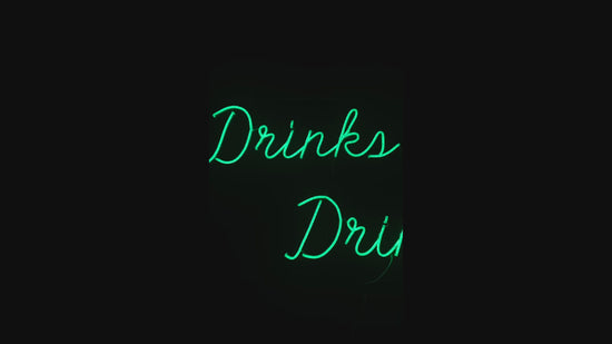     neonsigns-drinks-drinks-drinks-gruen-dekoration-junggesellenabschied-verleih-event-hochzeit-party-frankfurt-globaldesire-clip